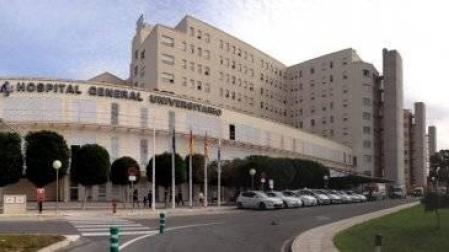 Ingresado por quemaduras un anciano tras caer a una hoguera en Torrevieja