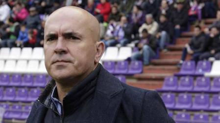 El Valladolid destituye al entrenador Luis César Sampedro