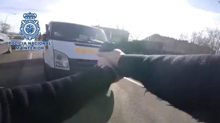 Detenido en Nochebuena un atracador a la fuga de una furgoneta con regalos