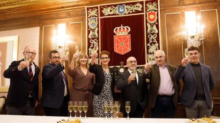 Chivite brinda por un 2020 "de diálogo" en Navarra, también con la prensa