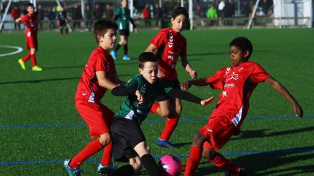 Aumenta la emoción en el Interescolar a una jornada para acabar la fase de grupos
