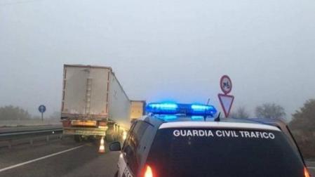 Semirremolque obstaculizando la circulación en la A-68.