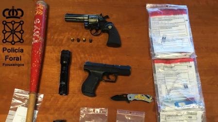 Policía Foral denuncia a seis personas por portar armas en Dantxarinea