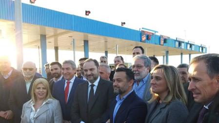 Dos tramos de las autopistas AP-4 y AP-7 serán gratis desde este miércoles