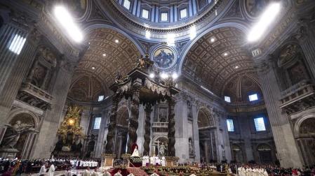 El Papa defiende que la humanidad debería poner en el centro a las mujeres