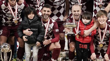 David Villa cuelga las botas por todo lo alto