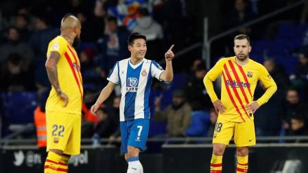 Abelardo reactiva al colista contra un Barça a medio gas