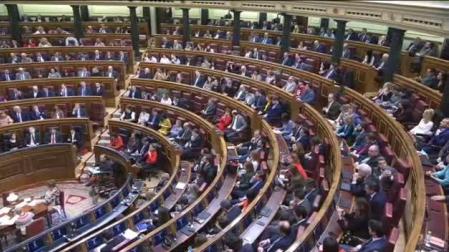 Sánchez pierde la primera votación y confía en ser investido el martes