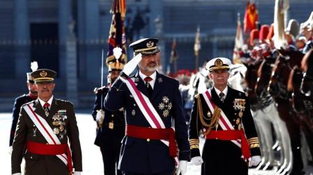 Felipe VI, acompañado por la reina Letizia, ha presidido la ceremonia de la Pascua Militar en el Palacio Real, a la que han asistido el presidente del Gobierno en funciones, Pedro Sánchez,