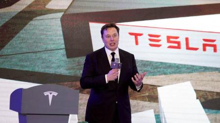 SpaceX lanza al espacio nuevos satélites para crear su propia red de internet