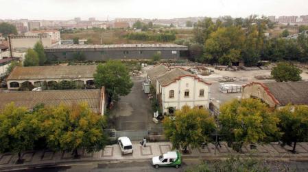 Calle Sadar, con los almacenes municipales.