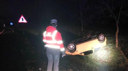 Estado en el que ha quedado el vehículo tras el accidente en Etxarri Aranatz.