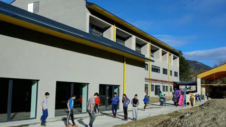 Los alumnos de Roncal estrenan su nuevo colegio