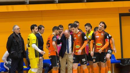 El Aspil cae ante Valdepeñas en casa y suma 11 derrotas en 17 choques