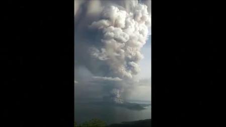 Alerta en Filipinas ante la erupción del volcán Taal