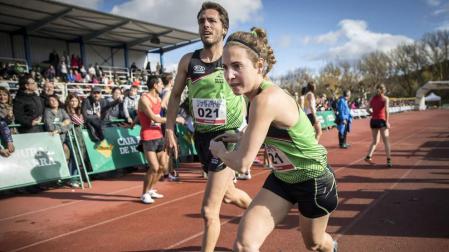 Relevo del Beste Iruña en el último campeonato navarro en Burlada.