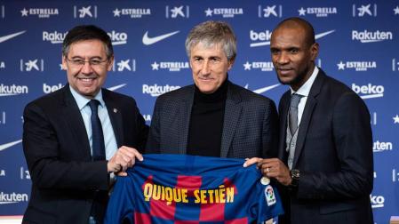 Josep María Bartomeu, Quique Setién y Eric Abidal, en la presentación del nuevo entrenador del Barcelona