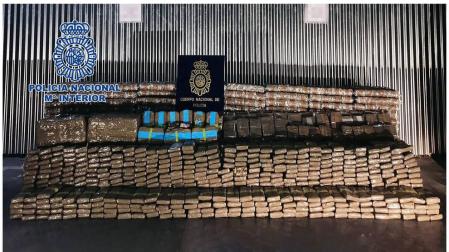 Los agentes han intervenido 4.073 kilos de hachís que estaban almacenados en una nave industrial en Alicante