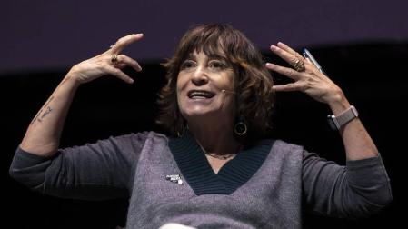 Rosa Montero: "Si no escribiera ficción, estaría pegada a la tierra como un moco"