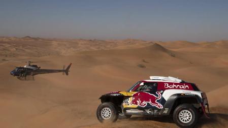 Peterhansel se lleva la undécima etapa y Sainz está a un paso de ganar el Dakar