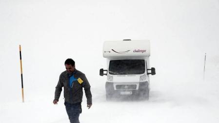 La nieve ha cubierto este domingo la zona de Larra-Belagoa.