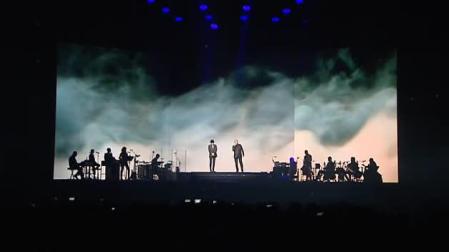 Sabina y Serrat hacen las delicias de miles de fans en su primer concierto en Madrid