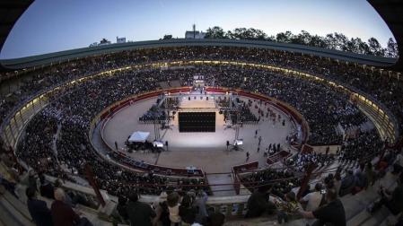 La plaza de toros acogió a miles de personas en e