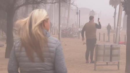 La costa de Barcelona sufre el peor temporal de los últimos 20 años