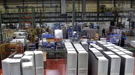 Las empresas que trasladan su sede tienen mucha más facturación que las que llegan