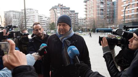 Peralta dice que el relato de Vizcay es "absolutamente falso" y sólo se primó una victoria del Betis