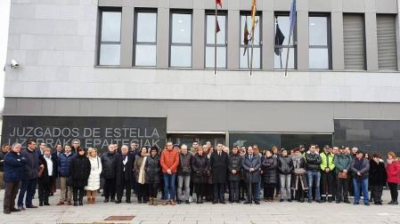 Silencio en las sedes judiciales por la muerte de los hijos de un funcionario en Estella