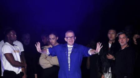 París se inclina ante Gaultier en su adiós a las pasarelas