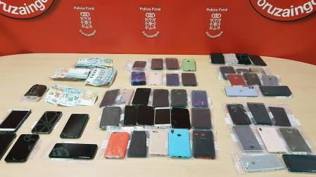 Cuatro detenidos en Irurtzun acusados de robar 53 móviles en la Tamborrada donostiarra