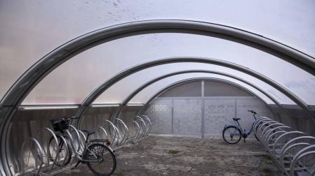 El Ayuntamiento pone en marcha tres aparcamientos públicos para bicicletas