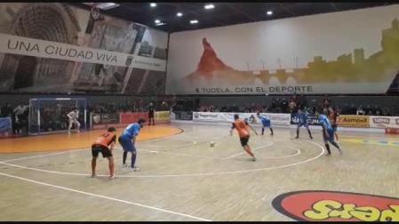 Gol de Javivi de doble penalti para el Aspil