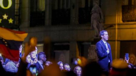 Guaidó llama a la "acción" en un encuentro con la diáspora venezolana en la Puerta del Sol