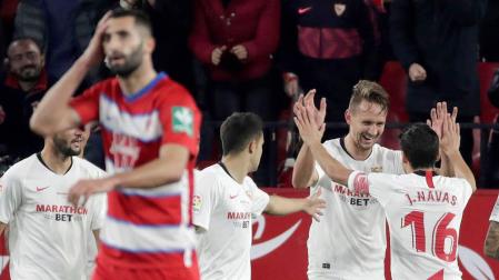 El Sevilla se afianza en la zona 'Champions' ante un inofensivo Granada