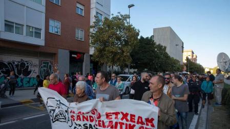 Las plataformas vecinales hacen frente común en Pamplona por el juego sano