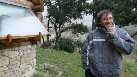 El fallecido en Artaza "vivía feliz con sus hijas en una casa de troncos que hizo con sus manos”