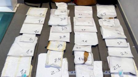 Los 1.850 kilos de cocaína incautados cerca de Canarias valdrían 65 millones