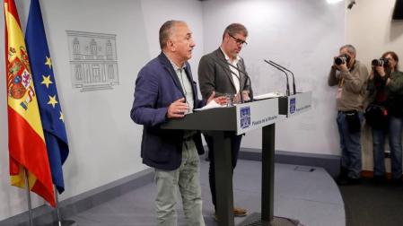 Los secretarios generales de UGT y CC.OO, Pepe Álvarez (i) y Unai Sordo.