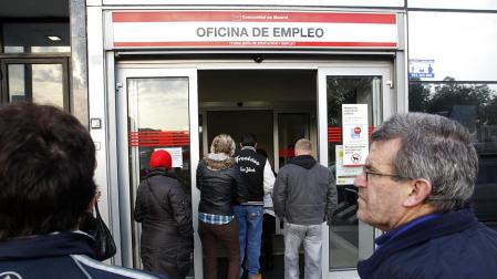 Empleo retira casi mil subsidios de paro en Navarra por cobro indebido