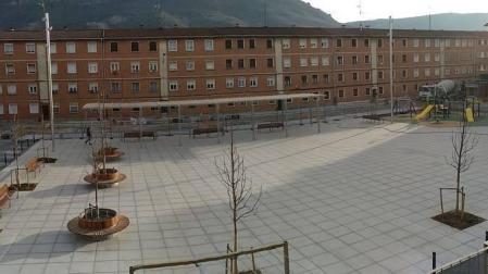 La nueva plaza Zumalakarregi dota a Alsasua de un nuevo espacio público