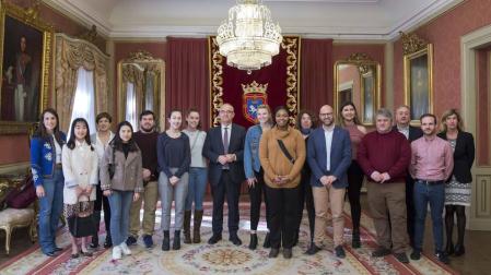 Recepción municipal a estudiantes internacionales de la UPNA
