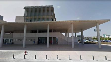 Detenida tras dar a luz en casa a dos bebés que llegaron muertos al hospital
