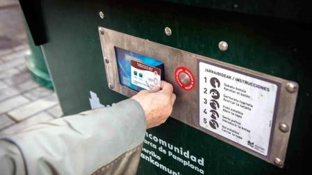 Los contenedores con tarjeta multiplican por cuatro la recogida