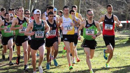 Javier Nagore y Alicia Carrera (Grupoempleo Pamplona Atlético) llegaron a Estella para revalidar el título foral en larga distancia en el cross del Club Atlético Iranzu.