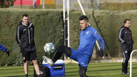 Facundo Roncaglia se perfila como lateral derecho para el partido del Wanda