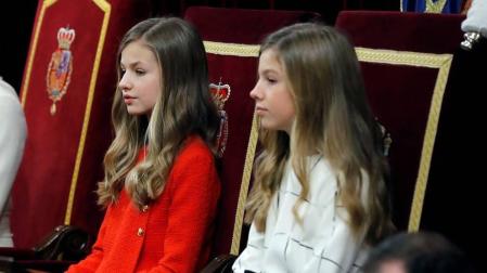 La familia real al completo ha presidido este lunes la sesión solemne de la apertura de la XIV Legislatura.
