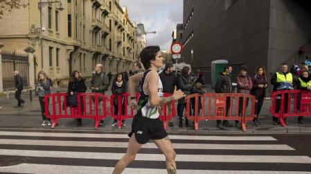 Dani Ballesteros brilla con récord en Vitoria